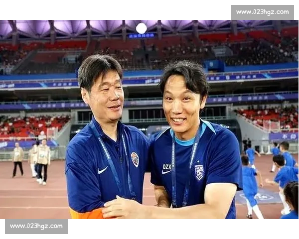 武汉三镇 2-0 青岛海牛：图多列绍尔建功 零封 + 红牌漏判引争议